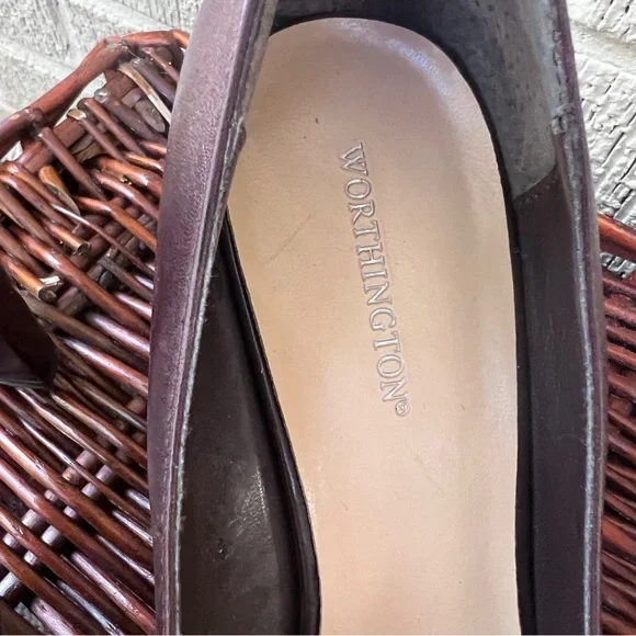 Worthington Brown size 7.5 
3 1/2" Heel open Toe Leather Sandal! - Picture 3 of 5